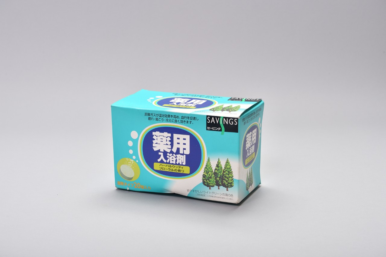 薬用入浴剤ハーバルウッディフローラルの香り