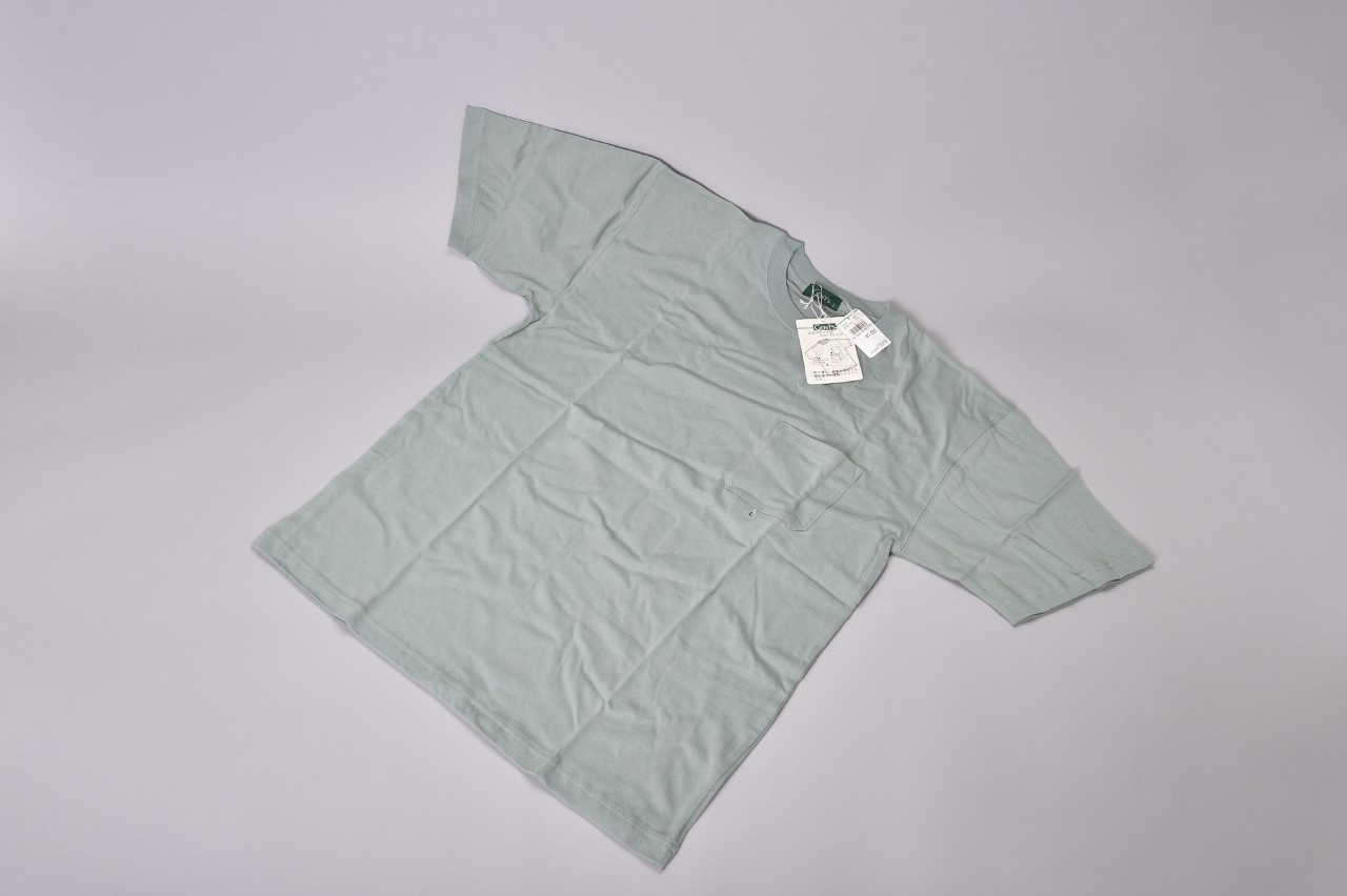 半袖ポケット付きシャツ